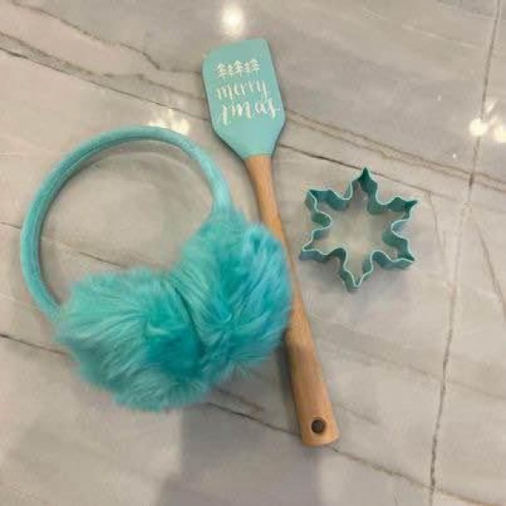 ✨5 for $20✨🧡Aqua Christmas Kitchen Decor Set